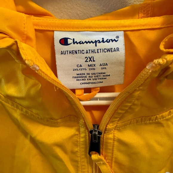 Champion pullover raincoat/windbreaker - Picture 3 of 3